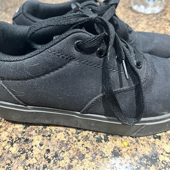 HEELEYS! - Picture 2 of 6